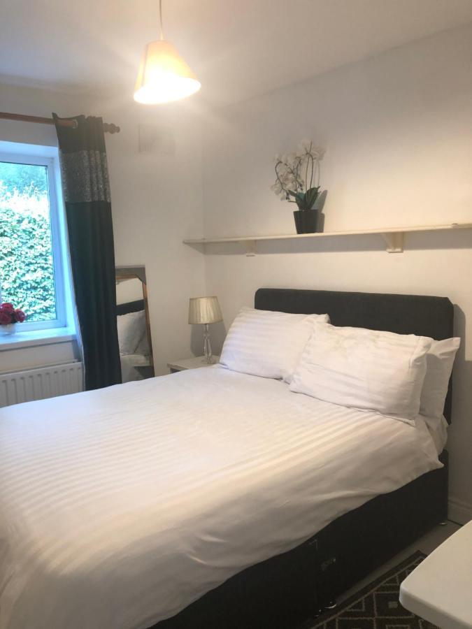 Private Room To Rent Midleton Exterior photo